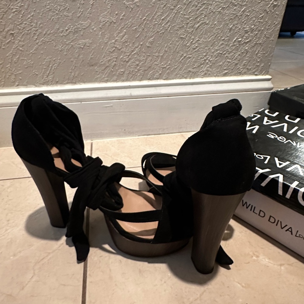 heels - Picture 2 of 2